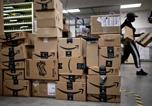 2020-postal-service-recent-weeks-585913426